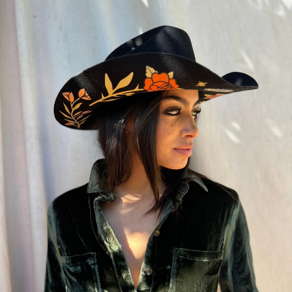 Wild as Heck - The Daphne Western - Picture 2 of 12